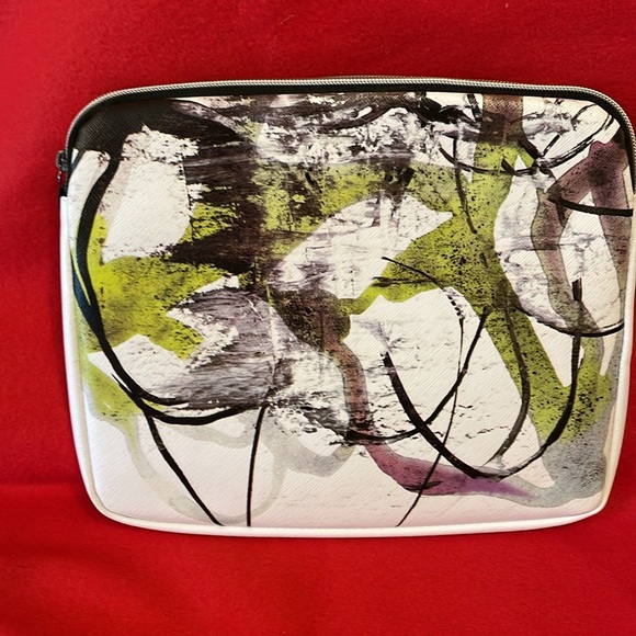 Neiman Marcus case. - Picture 2 of 5